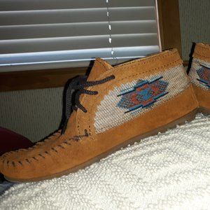 Minnetonka Moccasins Native American style